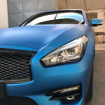 Infiniti Q70 – car wrapping blu elettrico opaco